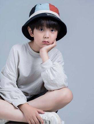参演热门电影《误杀2》的小童星王昊泽位列第五,王昊泽2018年参演现代