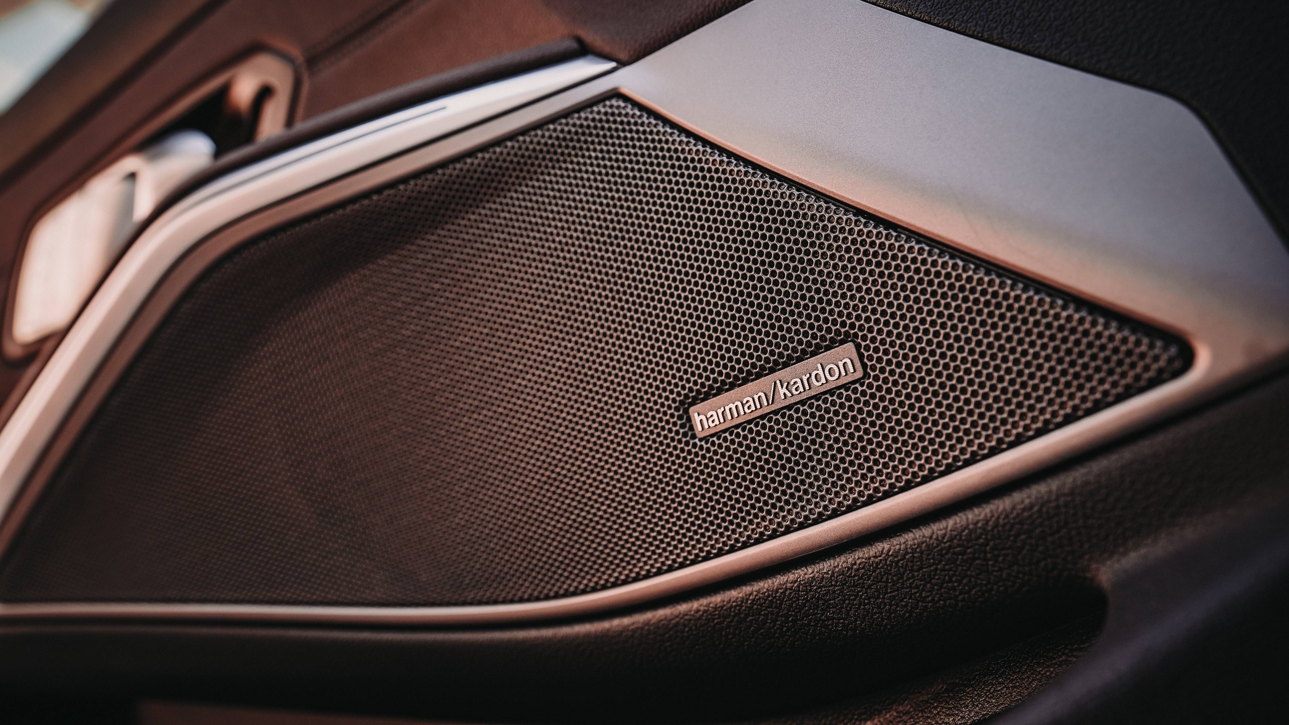 战斗气息浓郁快来感受它纯粹的驾驶乐趣宝马3系325lim运动曜夜套装