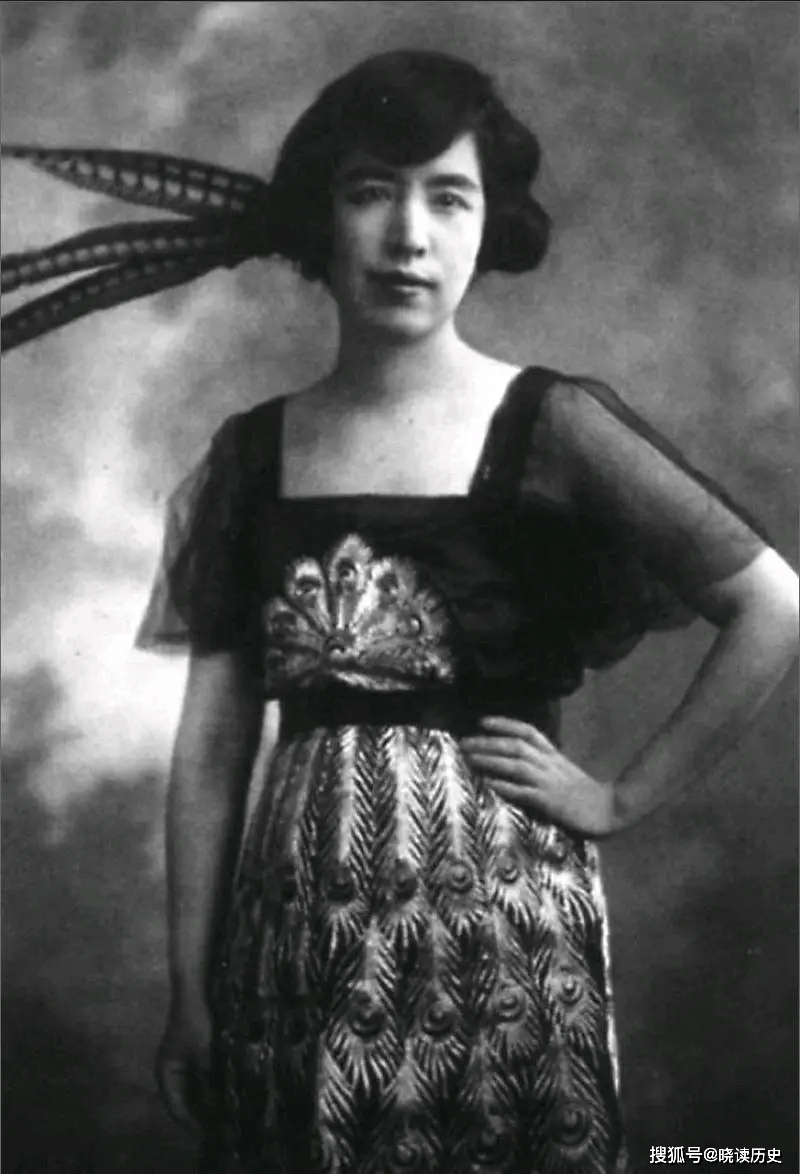 假戏真做,可怜的叶蓁就这样阴差阳错成了袁世凯的六姨太,做了袁克文的