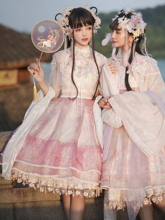 汉服与洛丽塔的结合,本以为会不好看,看完才知道是我错了_元素_粉色