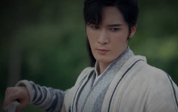 李长歌的任性,让司徒郎郎顿生好感,愿意收她为徒.