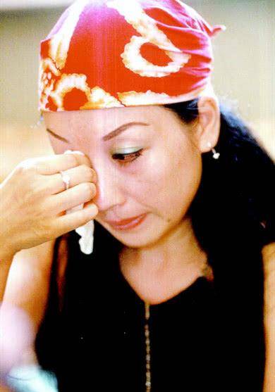 原创皇阿玛张铁林两个女大学生一介寡人63岁仍然在恋爱