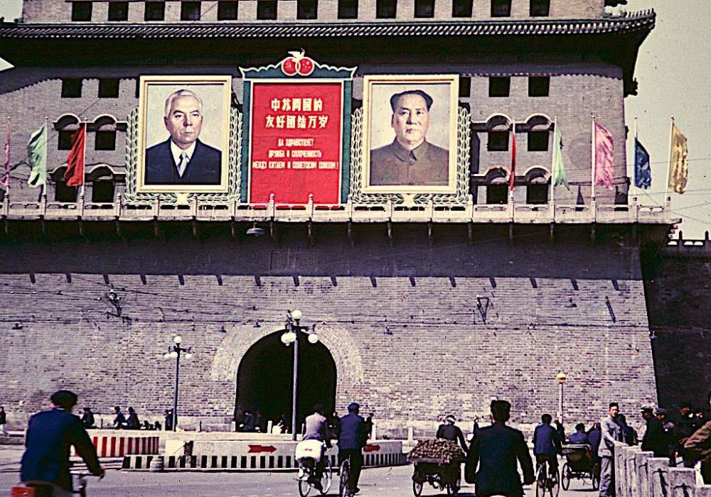 五十年代中期北京城,外交官镜头下的街景_盛锡福_伏罗希洛夫_伊卡