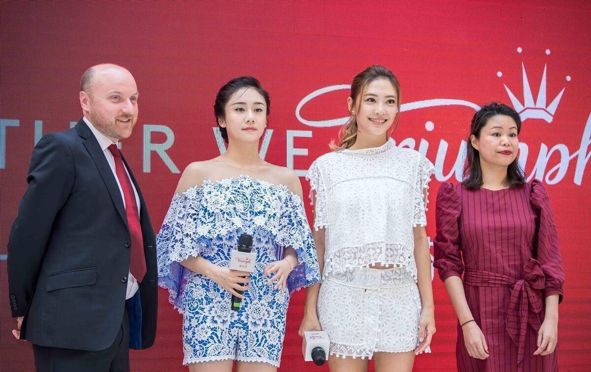 刘芸与应采儿同框,都穿镂空装显出"辣妈"气质,看著好养眼_造型_好身材