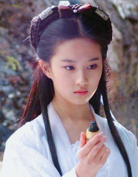 宋茜的18岁,杨幂的18岁,赵丽颖的18岁,而她的18岁宛若仙女!