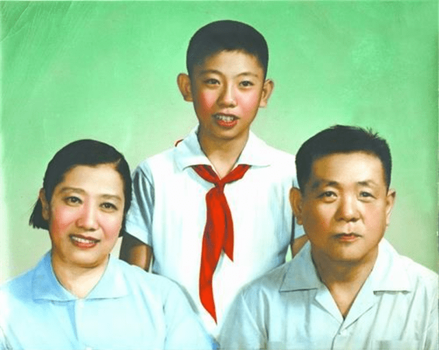 原创两弹元勋彭桓武不会洗衣做饭43岁才结婚80岁捐赠一百万奖金