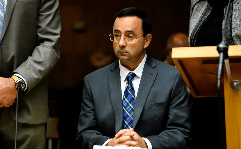 拉里·纳萨尔长期对体操运动员实施性虐待的,就是美国体操队的队医