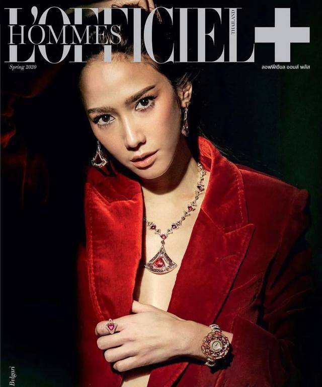 42岁泰国平平无奇萧亚轩撞脸杨颖出道22年竟一点都没变过