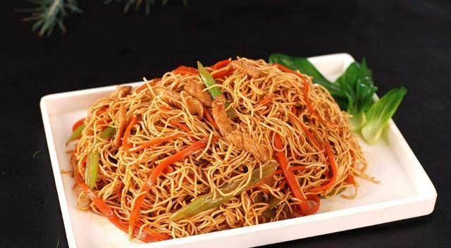 大家好,今天分享一款河南特色蒸面条的做法,_豆芽_盖子_瘦肉