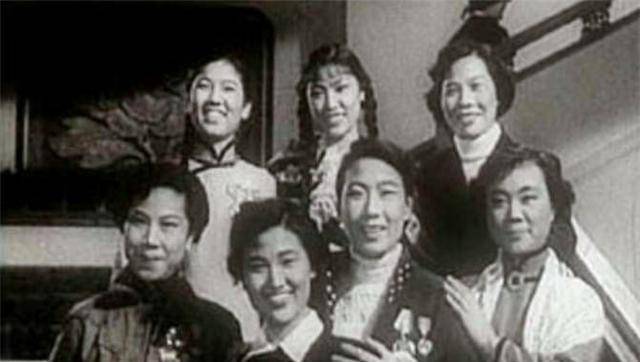 真正的第一届春晚,汇集钱学森、老舍、巴金、梅兰芳、郭沫若等_节目_形式_我国