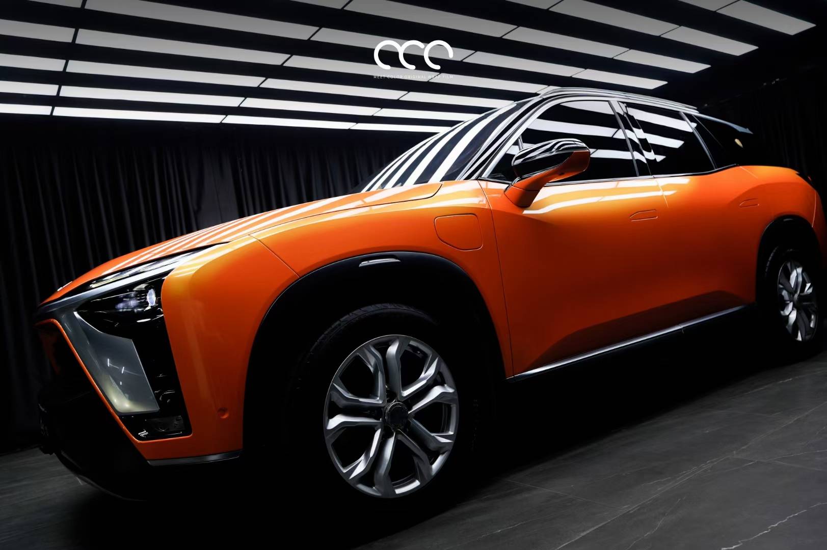 蔚来es8漫彩改色膜幻彩金橙