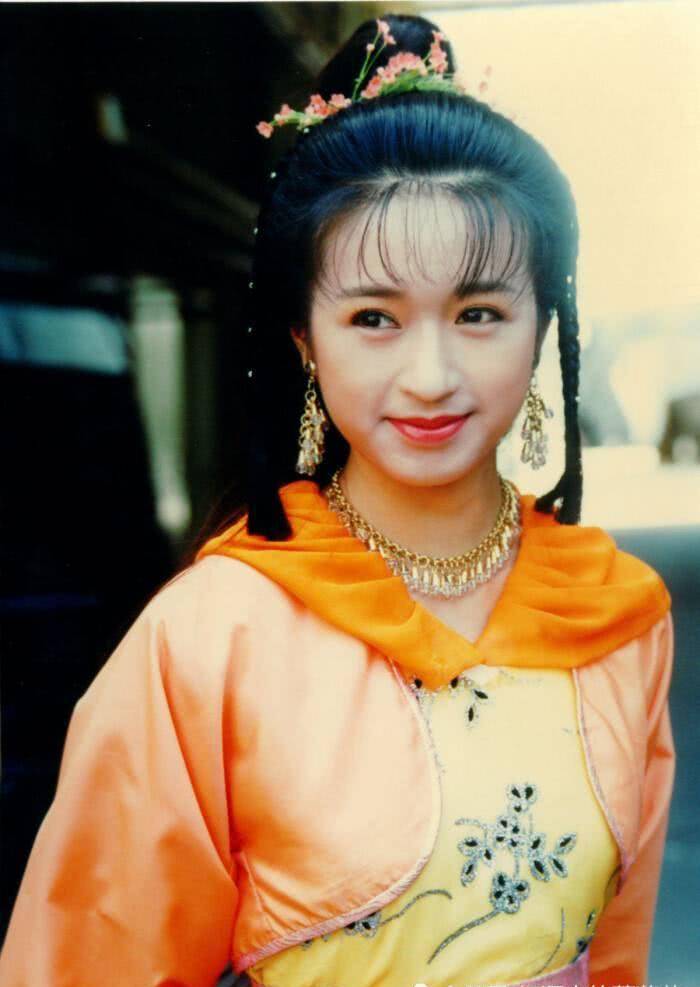 曾是tvb当家花旦,舅舅是亚视镇台之宝,现今53岁活成这样_杨羚_观众