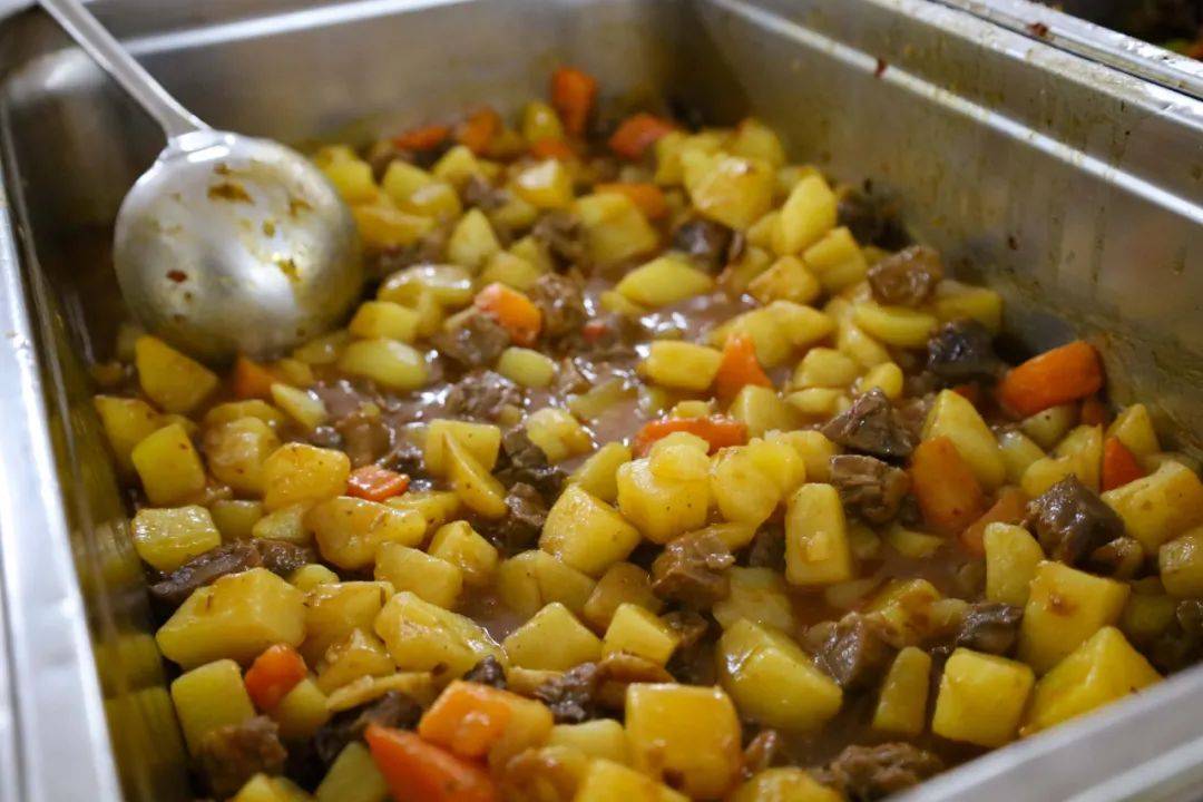 军队文职人员食堂图鉴!原来他们吃这么好!_部队_伙食_福利