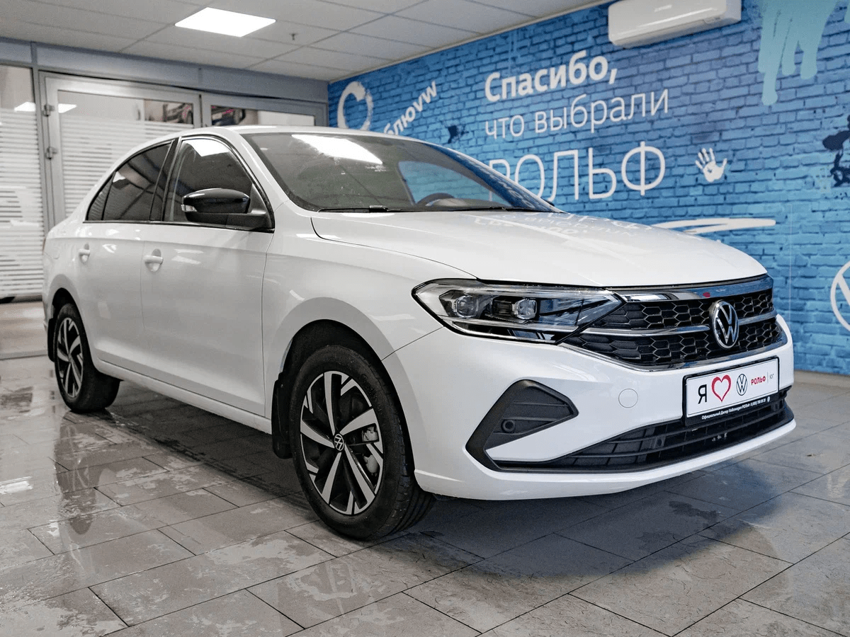 新款三厢polo进店实拍颜值大增运动风强烈15l6at