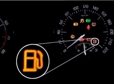 仪表盘油箱灯亮后车子还能坚持多久听专家说完后还好早知道