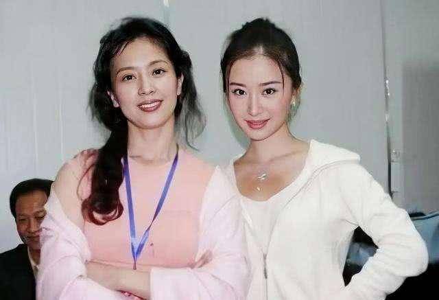 “天仙”刘亦菲全家最丑?妈妈竟真的比她还美,外婆更是风华绝代_刘晓莉_安少康_周雯琼
