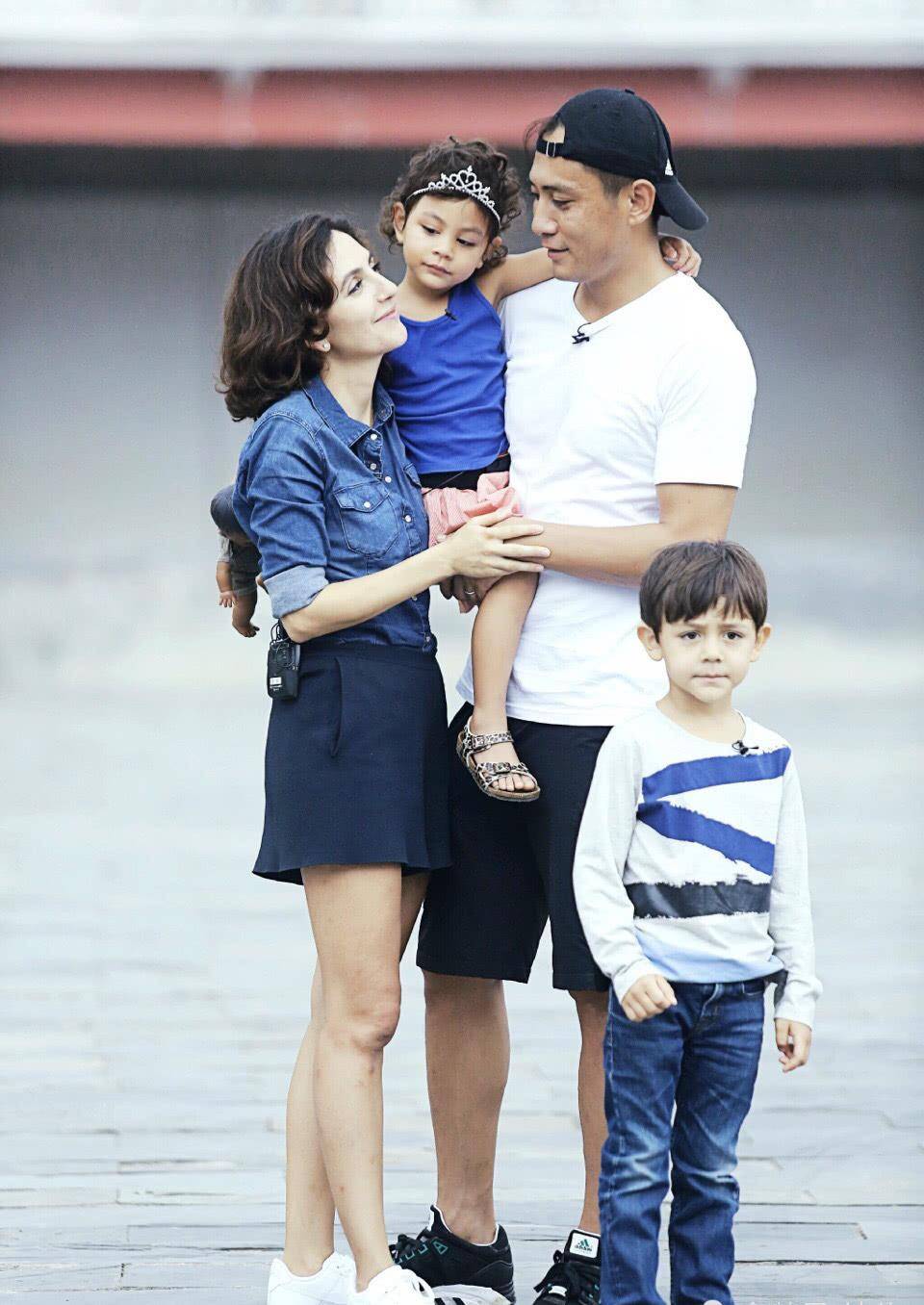 2009年,刘烨与安娜在北京结婚,随后生下了一双儿女刘一诺,刘霓娜.