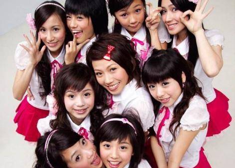 有这么一个女子组合横空出世,她们的组合名字叫黑涩会美眉,成员包括