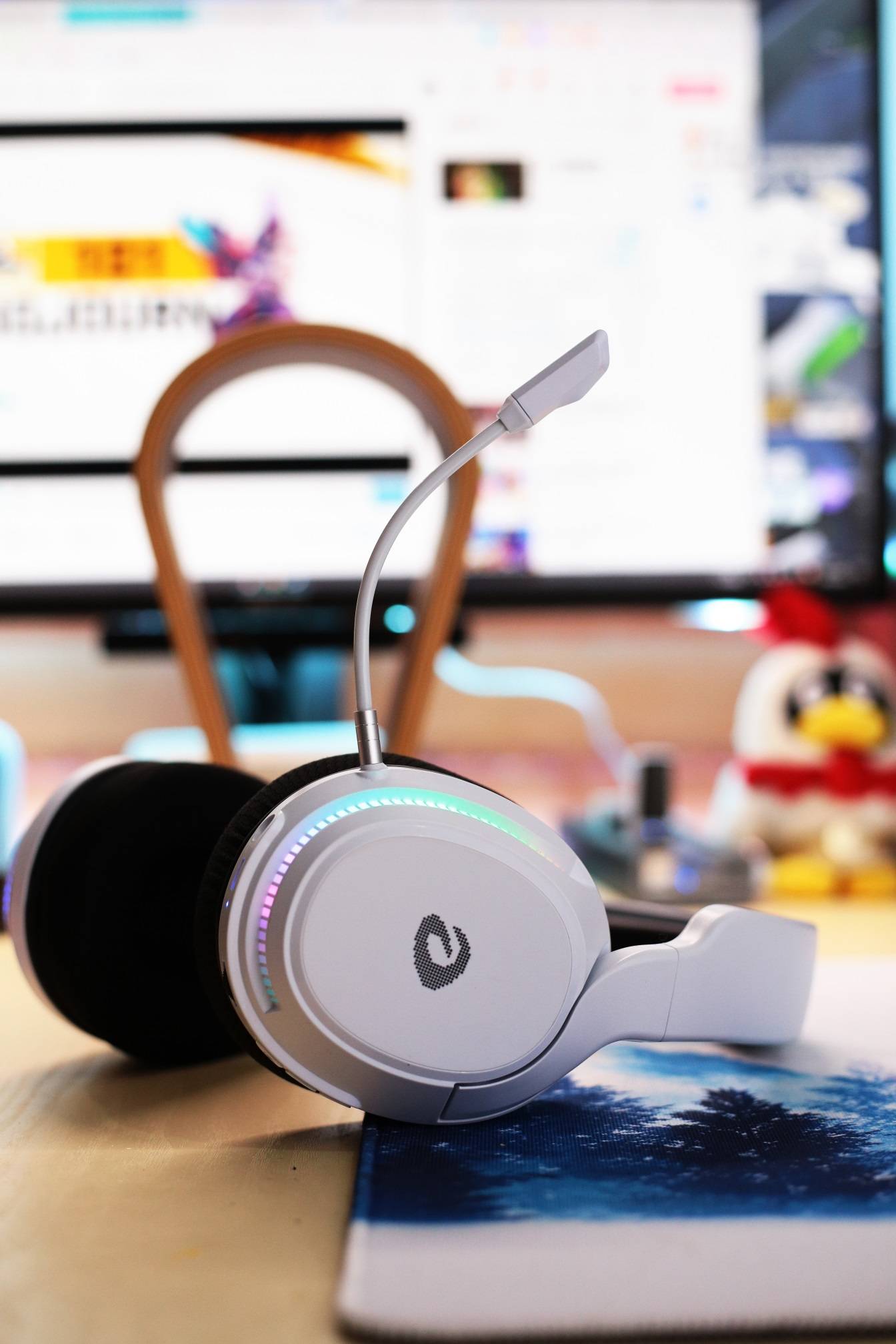 更强的无线更闪耀的灯光达尔优a710无线游戏耳机