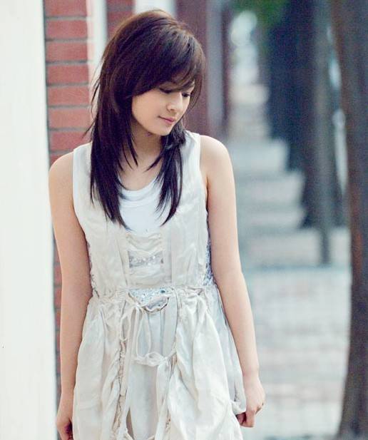 著名女主持王婧正红时因吸毒沦为阶下囚今出狱后怎样了