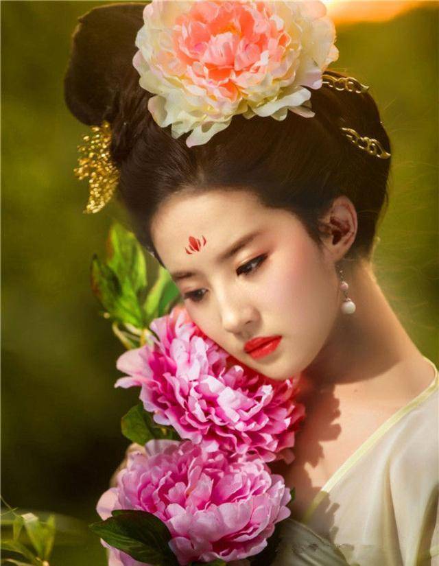 原创女星古装簪花图刘亦菲出尘仙子刘诗诗宛若青莲她美呆了