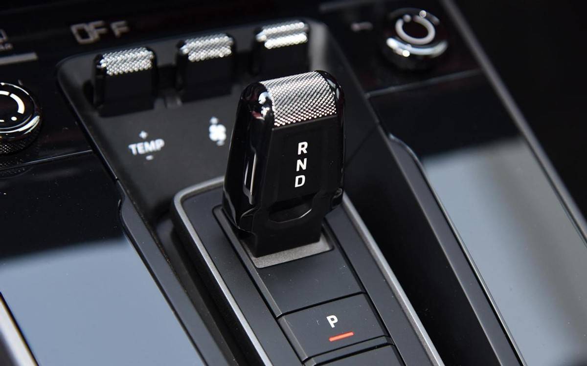 当汽车挡把越做越小谁家设计能深得你心