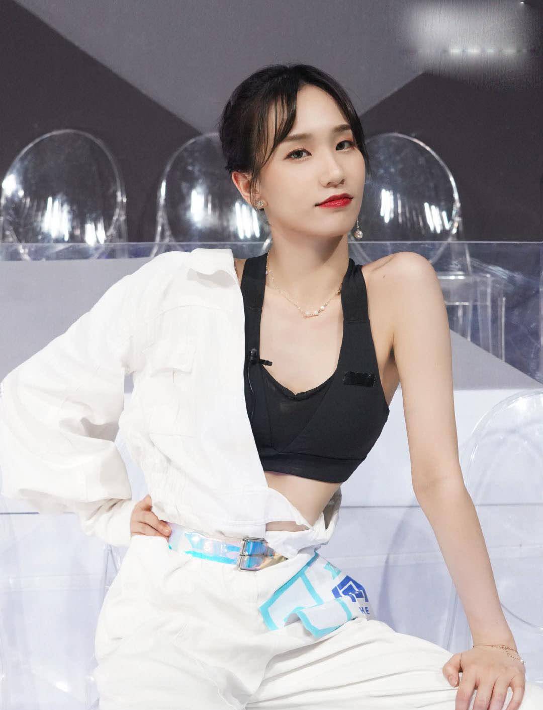 青你2:参加《新说唱》乃万比她先淘汰,早回应黑料就不会一轮游_何美延