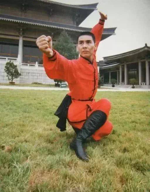 原创83年演武当走红武功不输李连杰却被遗忘60岁赵长军近况如何