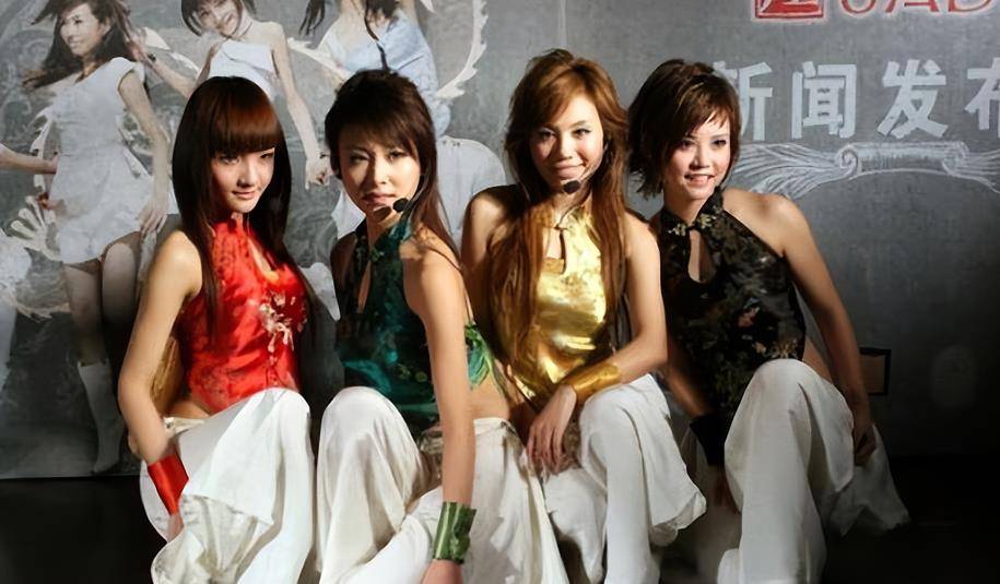 但这个jade组合,着实不太出名,发布了几首专辑之后,就石沉大海了,在