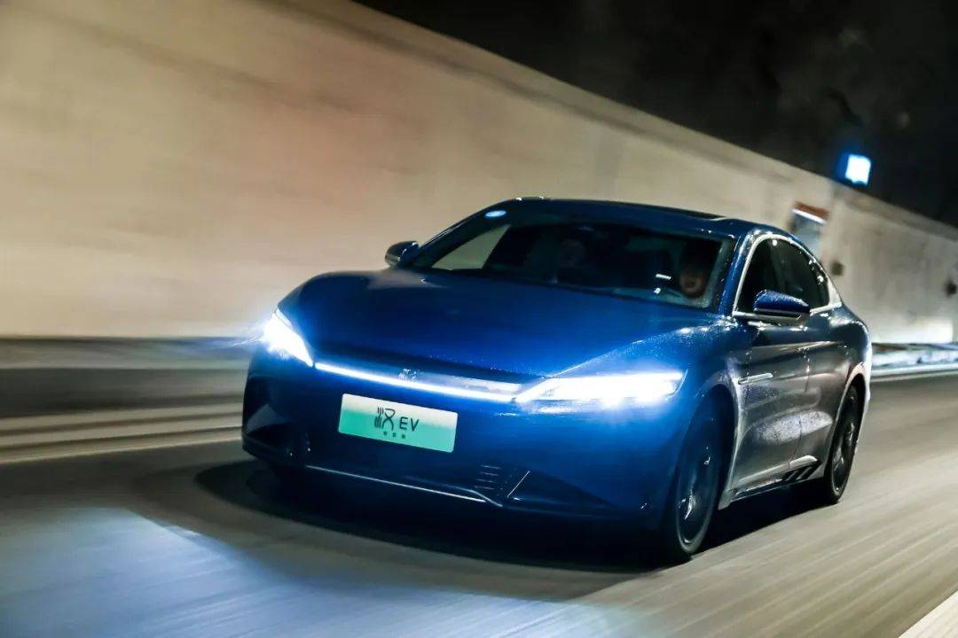 原创试驾汉ev创世版千山翠限量版39秒破百全面提升直击特斯拉model3