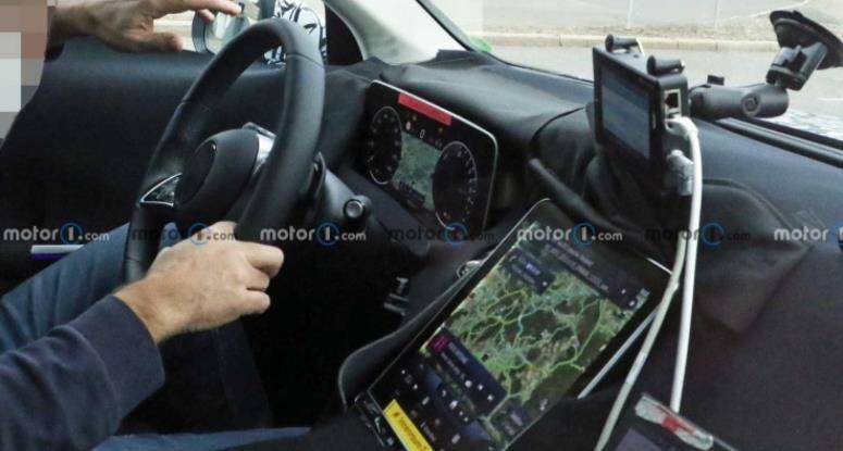 奔驰GLC新款内饰曝光_全新奔驰GLC谍照_奔驰s级换代时间