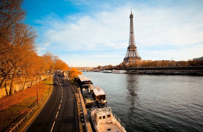 在塞纳河畔感受这至死不渝的浪漫