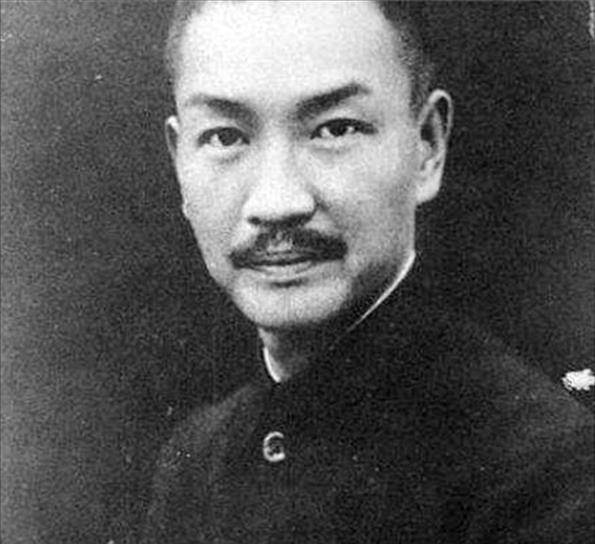 原创蒋纬国问戴季陶自己生父是谁他掏出一面镜子蒋纬国恍然大悟