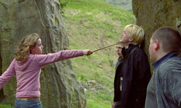 盘点《哈利·波特》女巫们气场两米八的霸气时刻_金妮_电影_赫敏痛