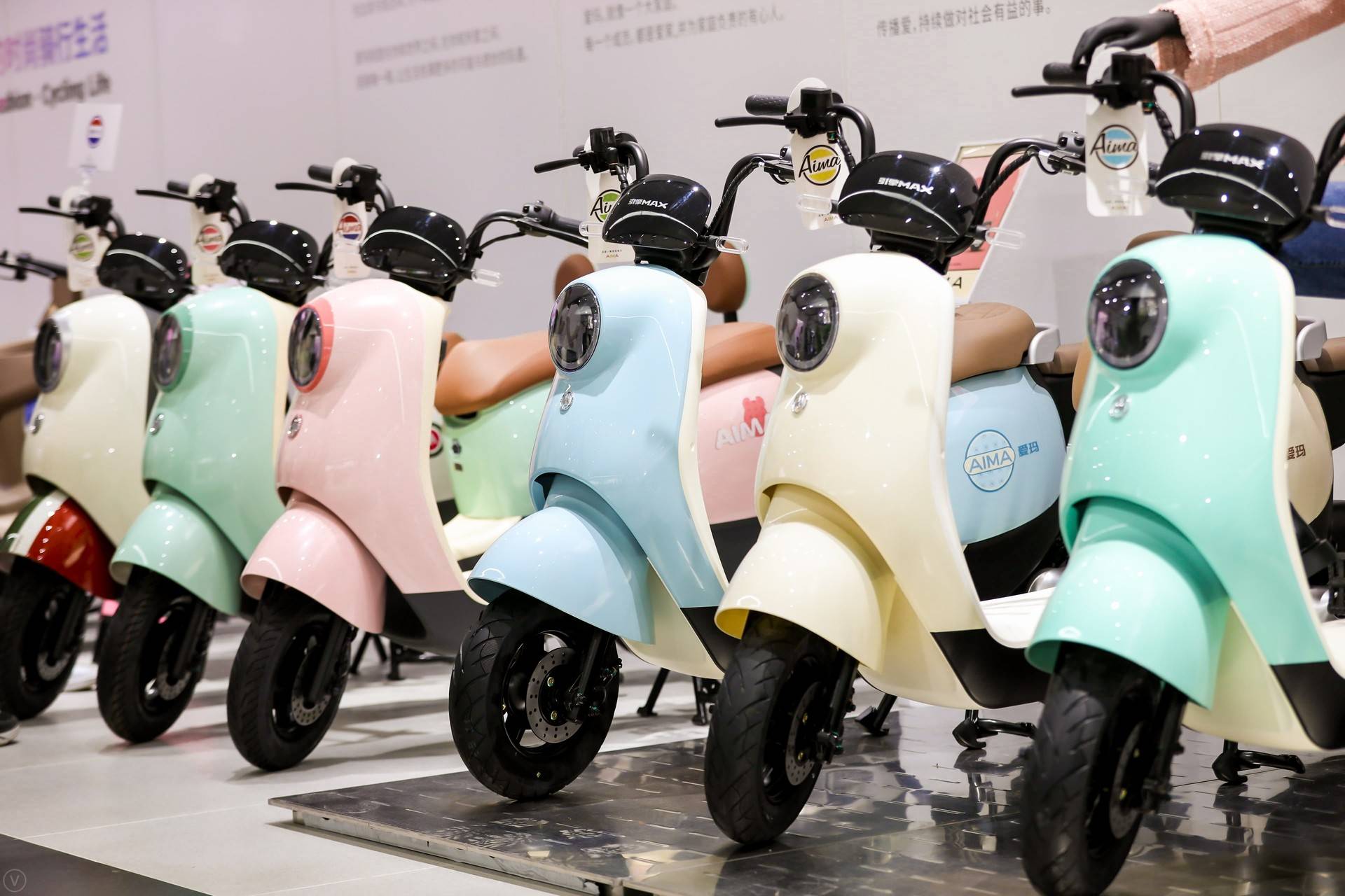 追星计划go爱玛电动车发布摩登新复古配色演绎电动车时尚新经典