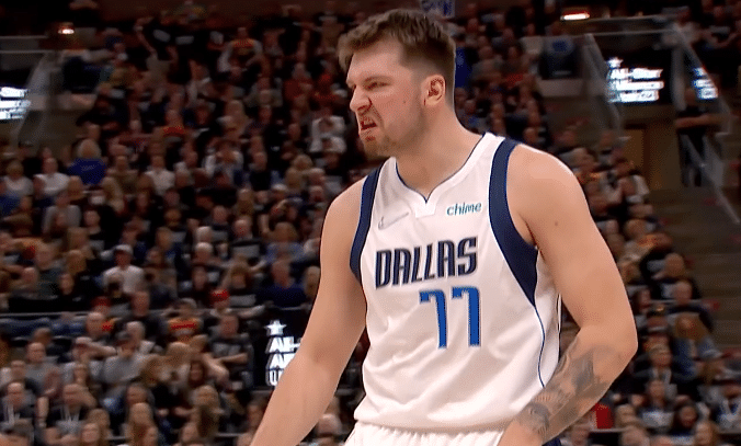 打破首轮魔咒东契奇2498霸气发狠庆祝晋级半决赛大战太阳