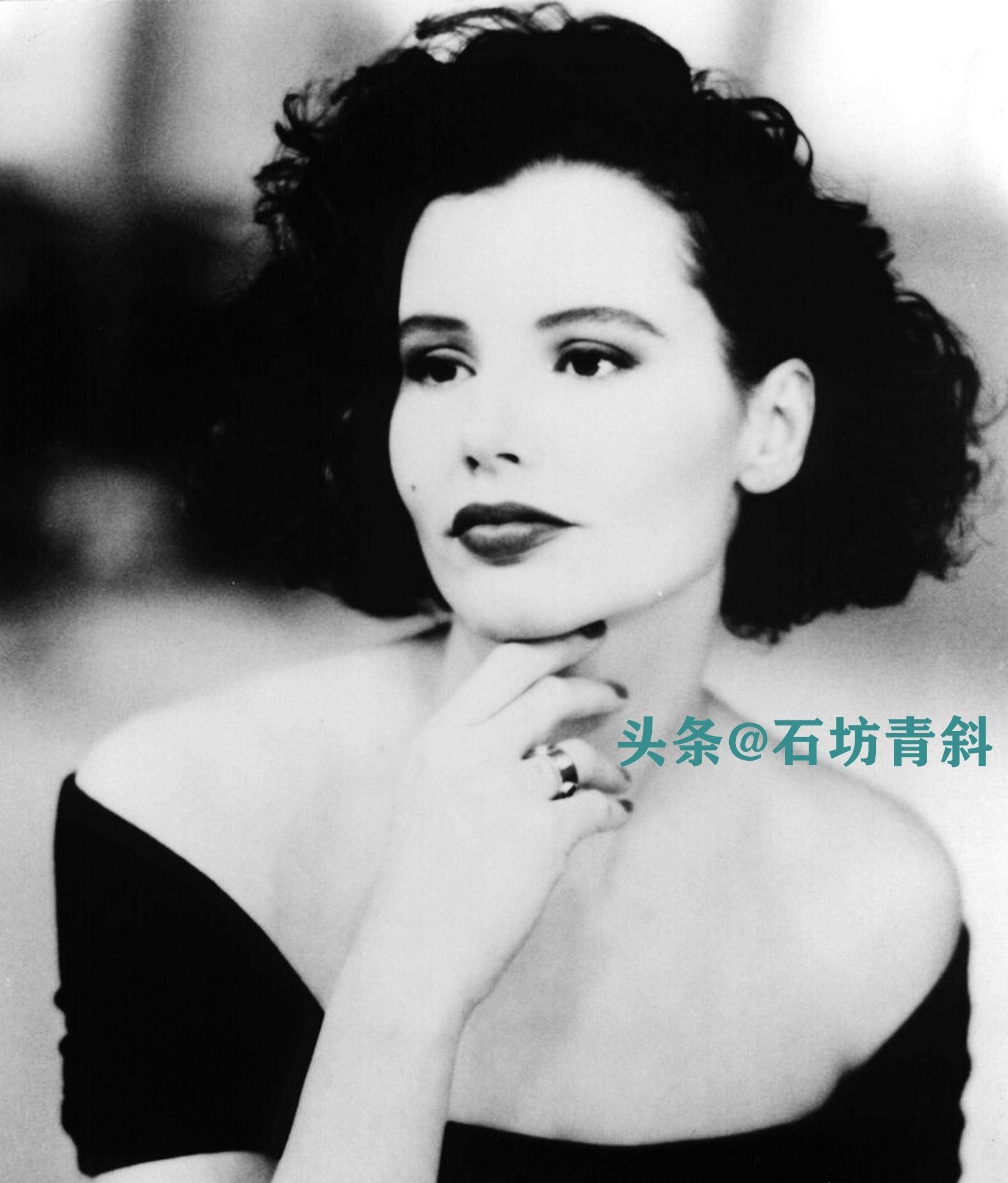 十年内只拍了两部电影_吉娜·戴维斯_影片_变蝇人