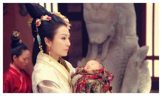 秦外国人被送到赵国都城邯郸做人质,举目无亲,吕不韦买了卫兵,经常和