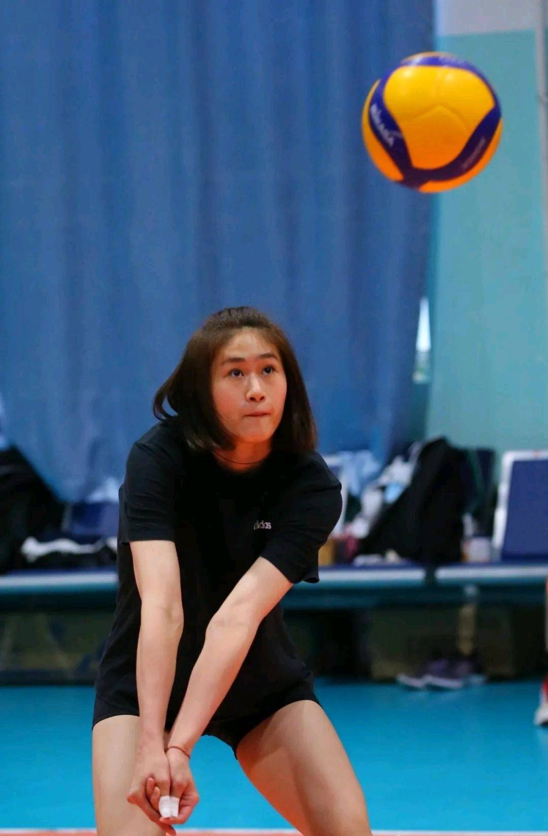 天津女排主力自由人孟子旋谈国家队集训感受争取再进国家队