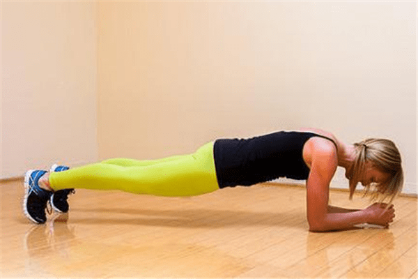 平板支撑正确姿势