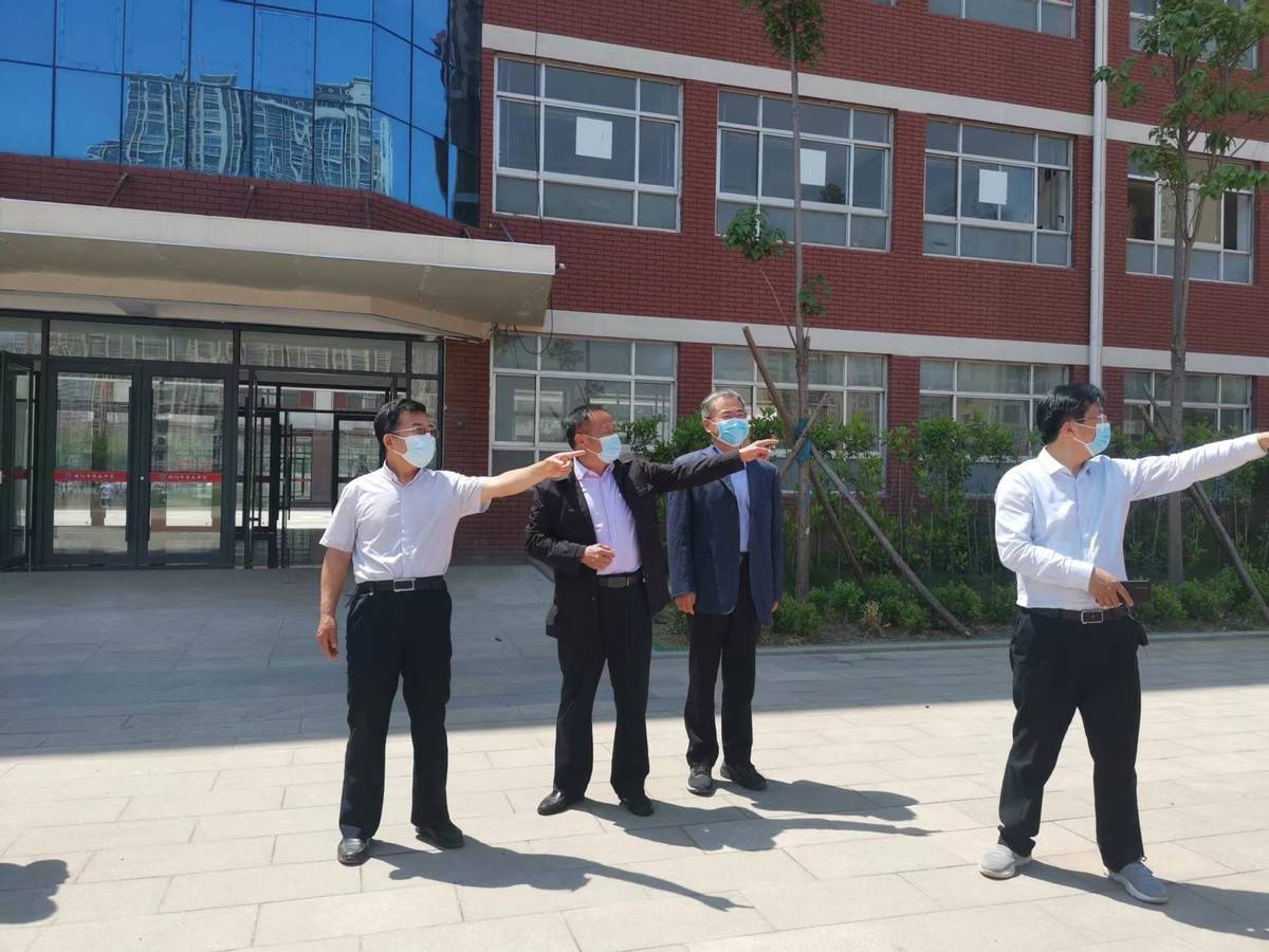 濮阳市教育局第一督导组到市第五中学督导疫情防控及防汛安全工作