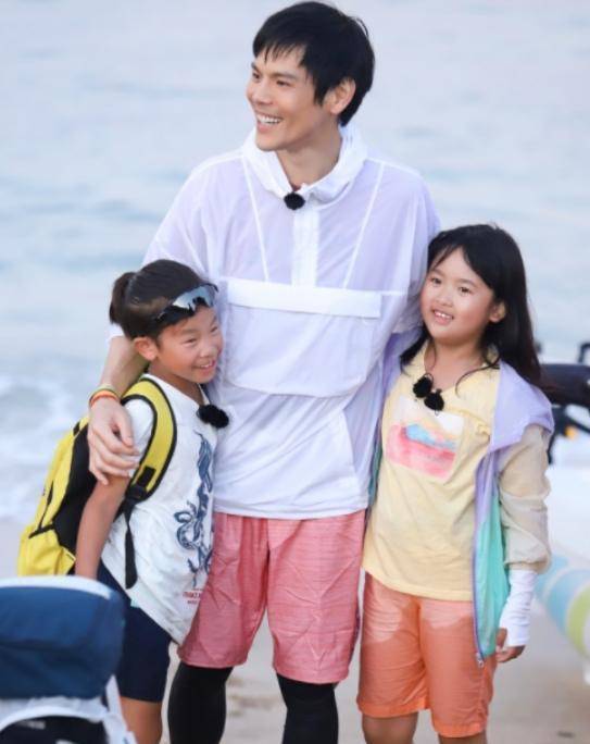 男童落水,37岁向佐秒下海救人,动作干净利索_郭碧婷_向华强_李亦航