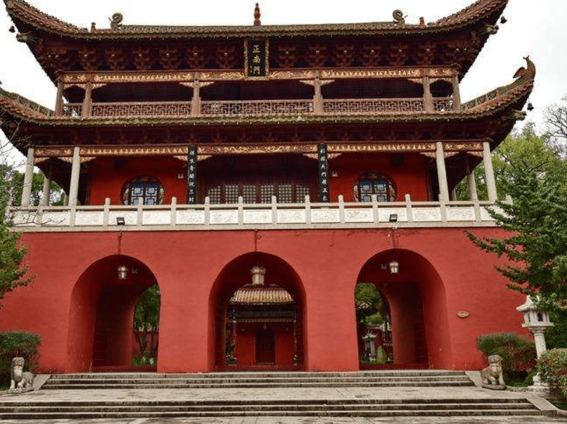 我国江南最大的古建筑群，素有“南国故宫”的美誉，极具观赏价值