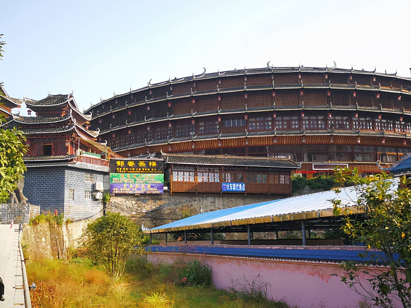 原創三江一奇特鳥巢建築古香古色獨具民族風情繼承幹欄式建築傳統