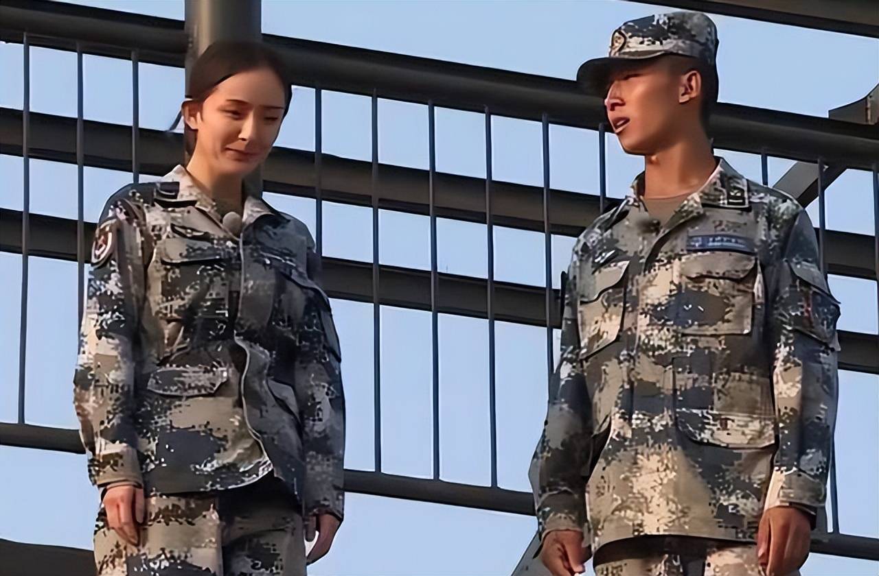 班长王威与圈外妻子官宣结婚,杨幂用心送祝福,尽显高情商_好朋友_婚礼