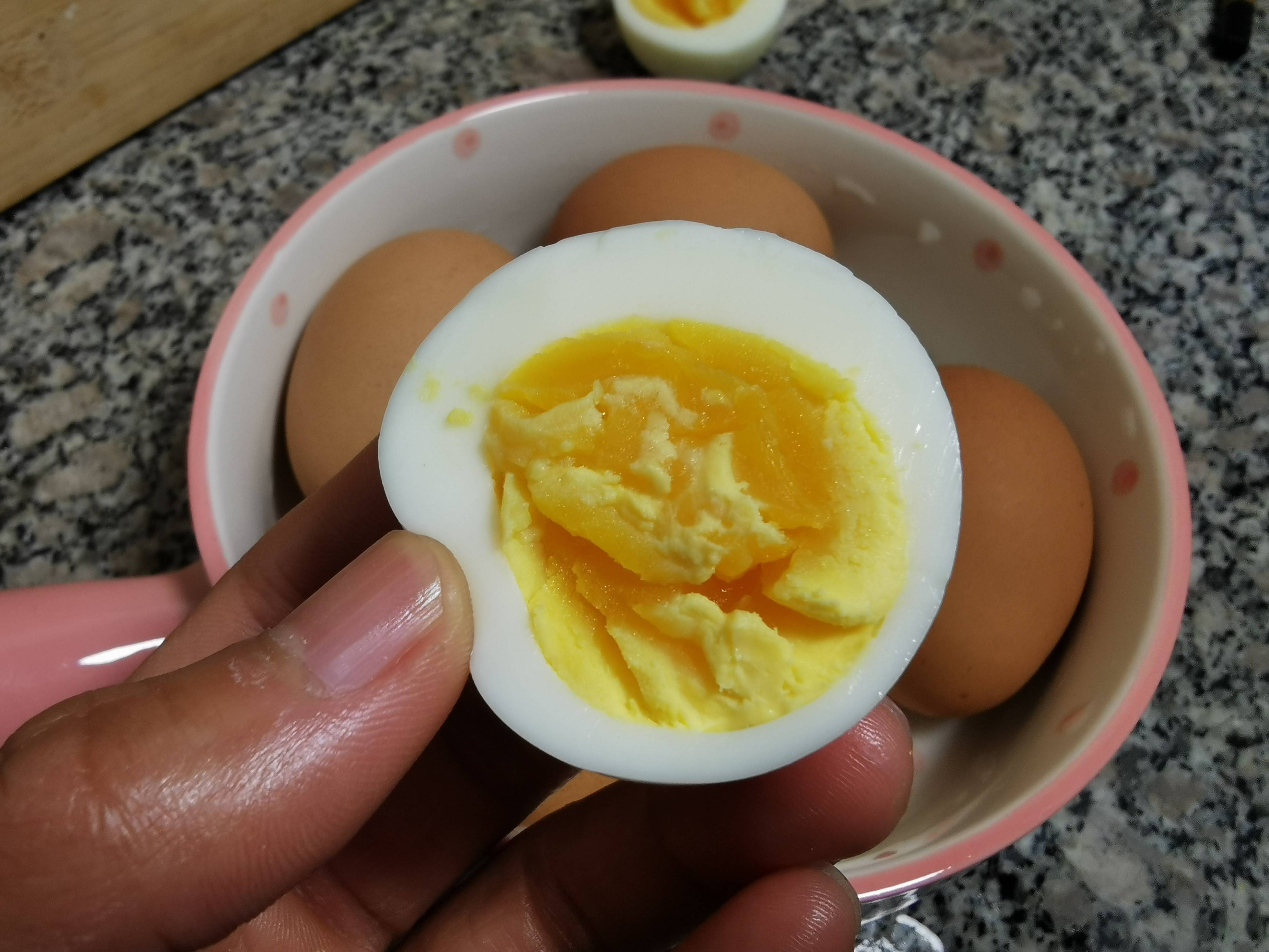 煮熟鸡蛋黄图片