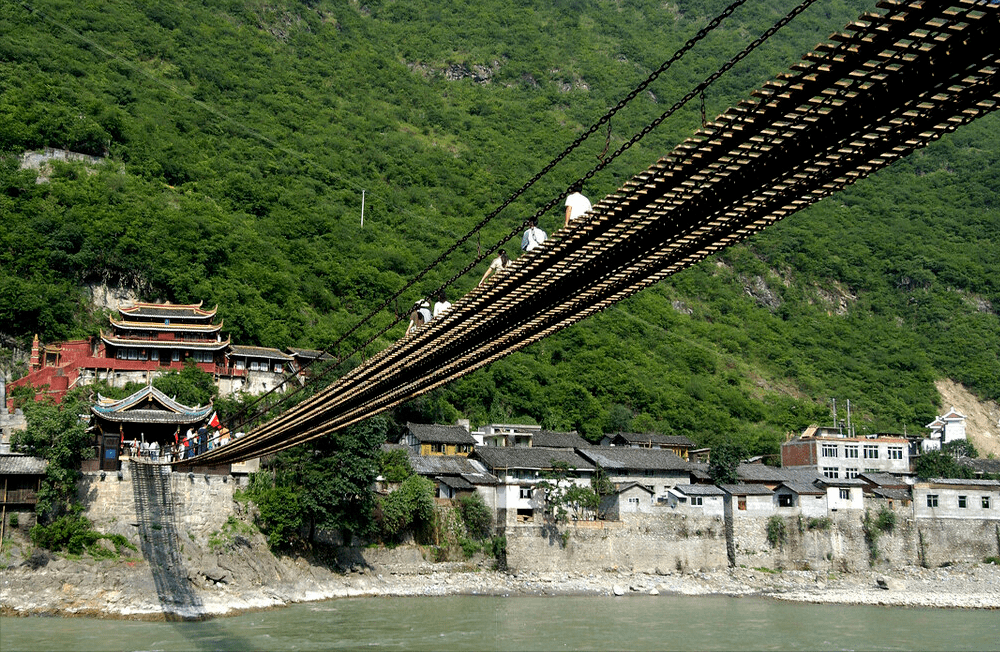 川藏铁路大渡河桥图片