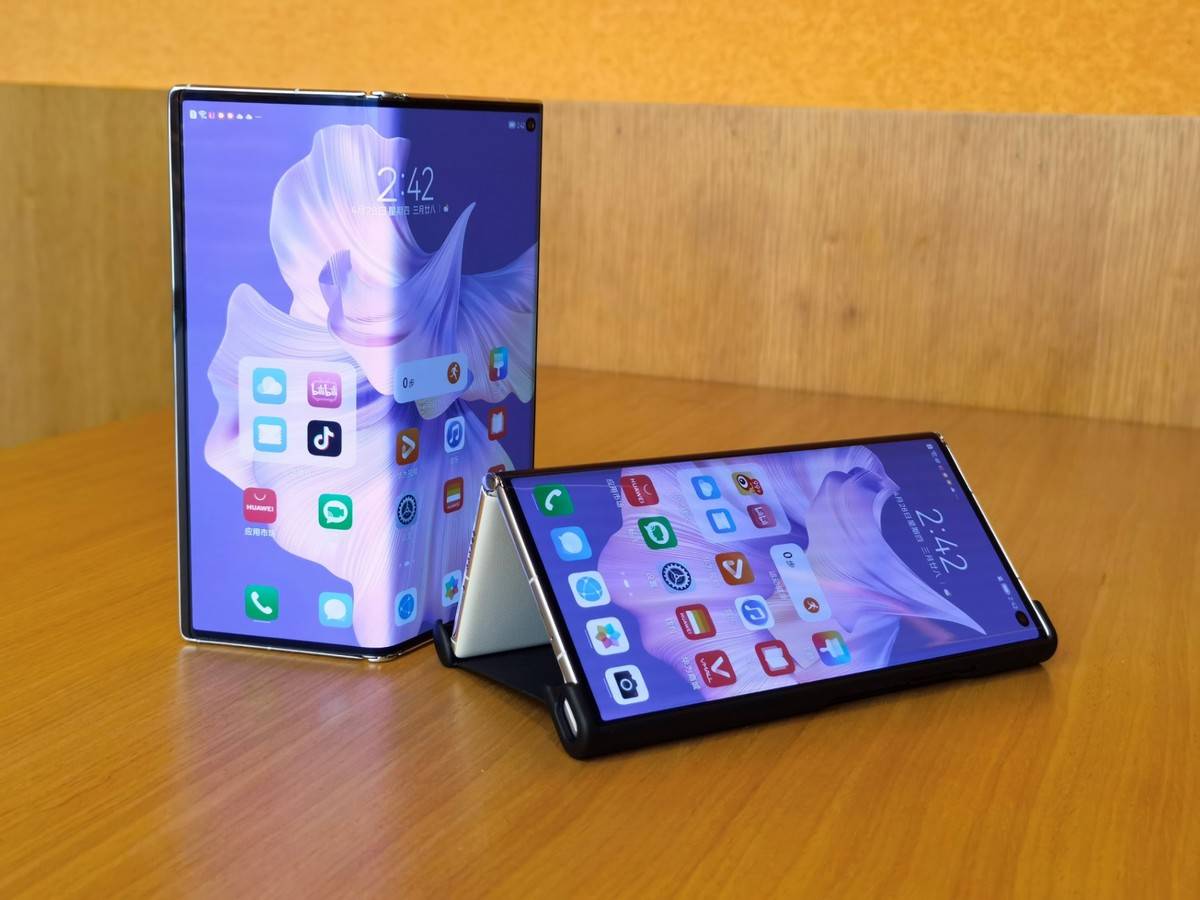 华为mate xs 2来说,它不仅提供了优质大屏体验,还直面折叠屏的屏幕