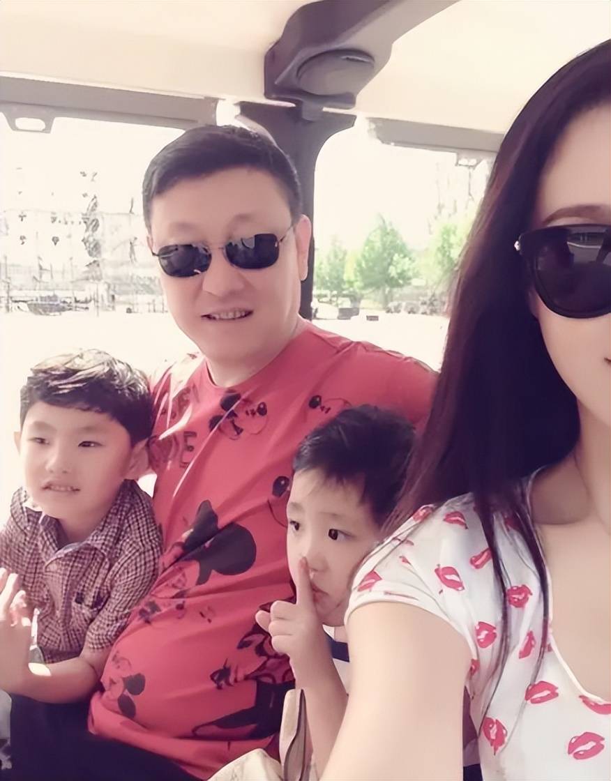 原创著名歌手韩磊一家四口其乐融融就是儿子让我头痛