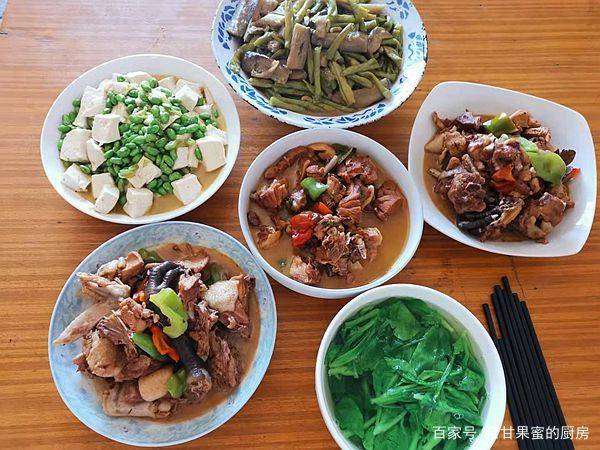 原创婆婆家午餐四菜一汤荤素搭配农家菜肴也一样喷喷香